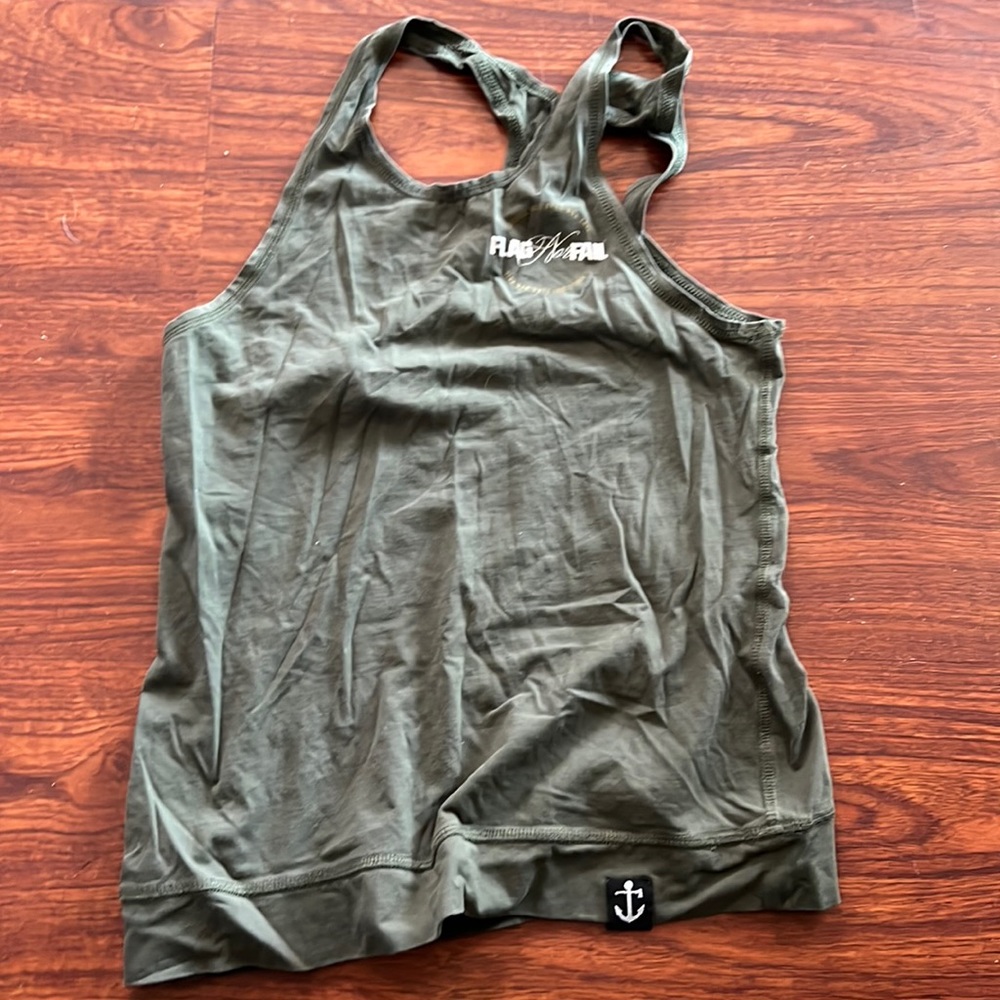 Flag nor fail open back tank